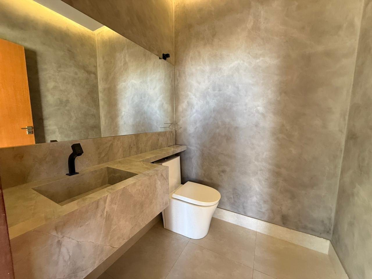 Casa Alto Padrão no Condomínio Arvoredo Castanheira